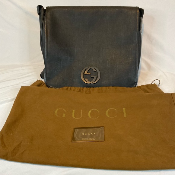 Gucci Messenger bag with flap. Excellent condition. - Picture 2 of 10